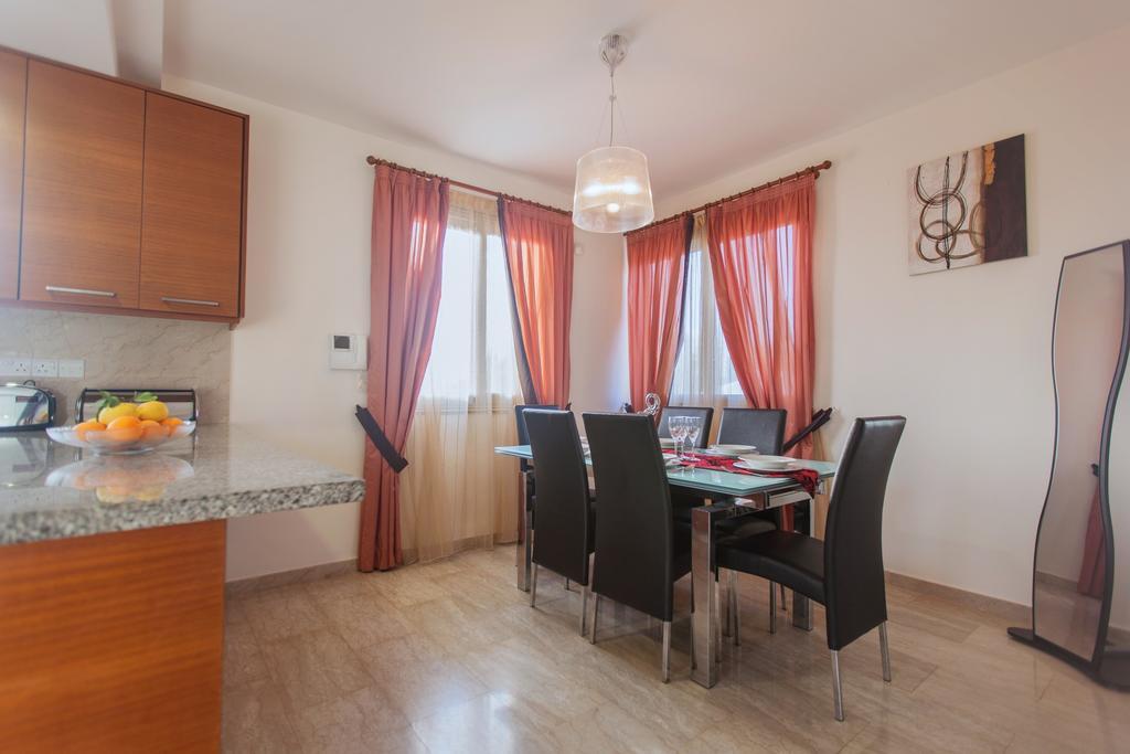Villa Saraliana Sandy Beach Villas - Heated Pool - Jacuzzi - Private Beach Area Polis Quarto foto