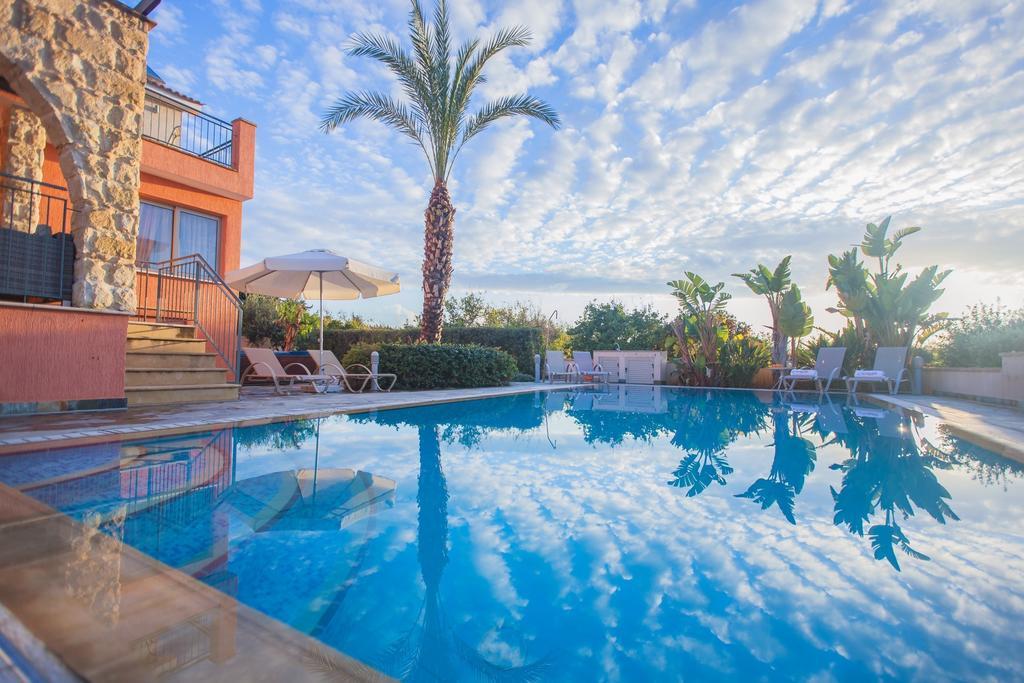 Villa Saraliana Sandy Beach Villas - Heated Pool - Jacuzzi - Private Beach Area Polis Quarto foto