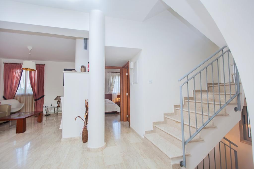Villa Saraliana Sandy Beach Villas - Heated Pool - Jacuzzi - Private Beach Area Polis Quarto foto